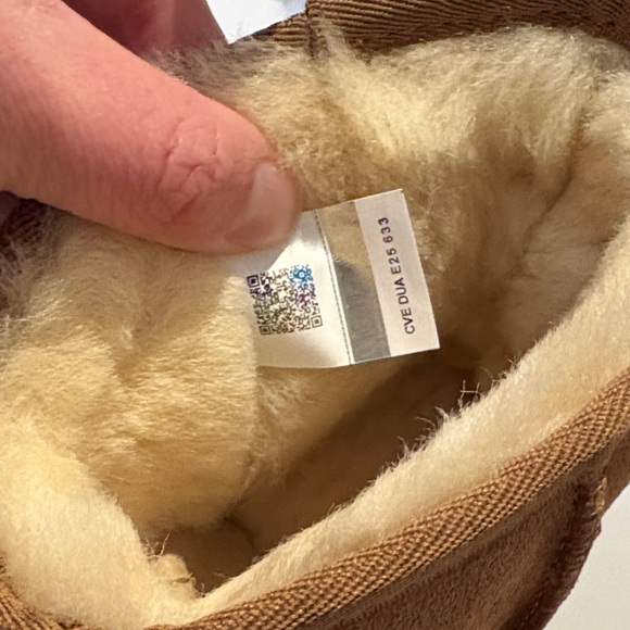 UGG women’s classic mini II boot - chestnut size 7 - new with box! - Picture 6 of 10